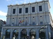Мадрид. Здание Оперы (Королевский театр) со стороны площади Орьенте