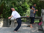 гора Байюнь
в парках пенсионеры занимаются сортом или танцуют