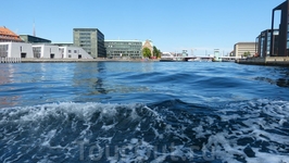 Воды в Копенгагене много !