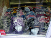 шерстяные шапочки в магазинчиках старого города