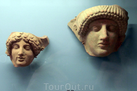 Миниатюрные головки из коллекции музея.