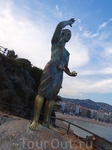 Скульптура в Ллорет де Маре, &quotДонна Моринера&quot - жена рыбака