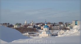 вид на Успенскую церковь