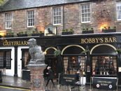 Знаменитый "Bobby's Bar" в Эдинбурге.