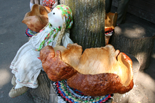 Великий Новгород. Детали. Такие необычные чаши получаются из березовой чаги- березового гриба, нароста на стволе дерева.