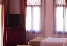 Arissara House