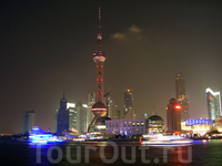 И снова Шанхай с воды, в центре композиции башня "Жемчужина Востока"