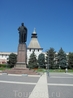 Памятник Ленину.Площадь расположена вдоль южной стены Астраханского Кремля.