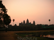 Восход солнца над храмом Ангкор