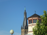 Церковь с кривой крышей
