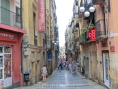 Удивительно, но в Таррагоне, как и в Аликанте, Calle Mayor имеет больше историческое значение, чем действительно играет роль главной улицы. Здесь размещаются ...