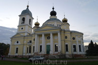 Самый крупный собор в Мышкине это собор Успения Божей Матери, возведен 1805-1820 годы