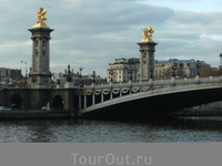 АЛЕКСАНДРОВСКИЙ МОСТ-самый красивый мост на СЕНЕ.