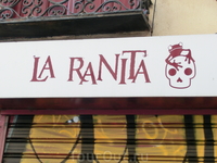 Лягушка (la ranita) это такой неофициальный символ Саламанки. Маленькая лягушка - самый популярный местный сувенир. Скульптурное изображение маленькой ...