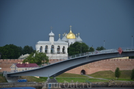 Новгород Великий, снова вид на Софийскую сторону с Торговой. Сама панорама не нова, но каково освещение!