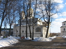 В Ярославле аки в Суздале или любом малом Российском городе в старом городе на каждом шагу церкви.