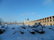 Кирилло-Белозерский мужской монастырь - самый большой в России.
