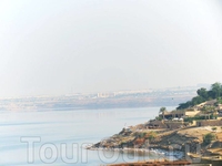 Берег Мертвого моря - самая низкая и, наверное, самая соленая точка земного шара! Иорданцы гордятся тем, что владеют самым протяженным участком его побережья ...