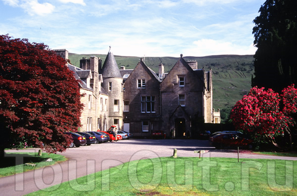 Glengarry Castle Hotel