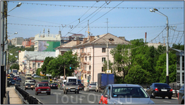 Калининский мост - первый из построенных и действующих в городе мостов