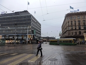Погода в Хельсинки была мрачная, пасмурная, совсем как в Петербурге