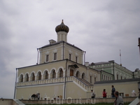 Кремль. Дворцовая церковь расположена с западной стороны Губернаторского дворца, галереей-переходом соединяется с Губернаторским дворцом. Церковь построена ...