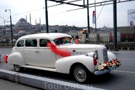 Свадебный автомобиль на Галатском мосту