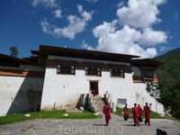 Бутан.Монастырь Симтоки