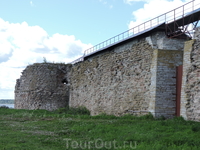 Стена и башня