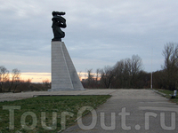 Памятник погибшим морякам и рыбакам