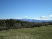 Зеленые равнины и заснеженные горы Болгарии