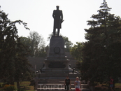 Памятник П. С. Нахимову воздвигнут на площади, носящей имя знаменитого адмирала. Здесь сошел он на берег на Графской пристани в ноябре 1853 г., восторженно ...