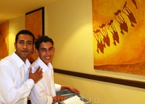 Наши хозяева-официанты отеля были всегда приветливы и почтительны...