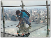 Телевизионная башня «Восточная жемчужина», самая высокая на территории Азии является символом города Шанхая.Самое незабываемое в этой башне - это стеклянный ...