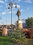 Памятник Гейдару Алиеву в одноименном парке