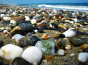 Подобные камни встречаются не везде. Пляжи на Крите все разные и каждый по своему интересен.