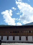 Бутан. внушительный Траши-Чхо-Дзонг (&quotКрепость благословенной религии&quot, XIX-XX вв.) - символ и гордость столицы