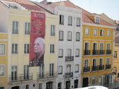 Портрет Горбачева в центре Лиссабона