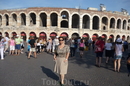 Верона.  Античный римский амфитеатр Арена ди Верона(" арена "в переводе с латинского "песок")  занимает  третье  место  в Италии среди  сохранившихся  ...