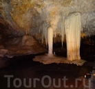 Сталактиты в пещере Lake Cave.
