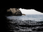 Вход в Голубую пещеру