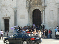 BAri - ctolica Puglii  - svadba u katedrali