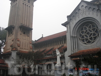 Католическая церьковь построенная в Ханое в 1932г. французами. Первоначальное название- церьковь мученников