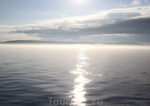 Первые лучи солнца на Ладожском озере