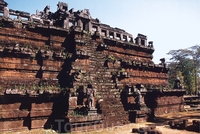 Храм Бапхуон