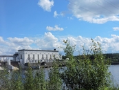 Верхне-Свирская ГЭС была построена в 1954 году и до сих пор работает, ее лишь иногда подновляют и ремонтируют. Станция обеспечивает электроэнергией Санкт-Петербург ...