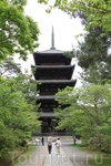 пагода храма Нинадзи входит в число памятников всемирного наследия ЮНЕСКО