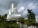 статуя сидящего будды - 26 метров