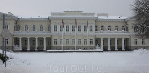 Бывший дом генерал-губернатора (президентский дворец)