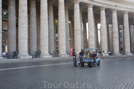 Мобильная полиция Ватикана очень дружелюбно относится к туристам,всегда поможет чем может,проверяли,можно  верить на слово )))